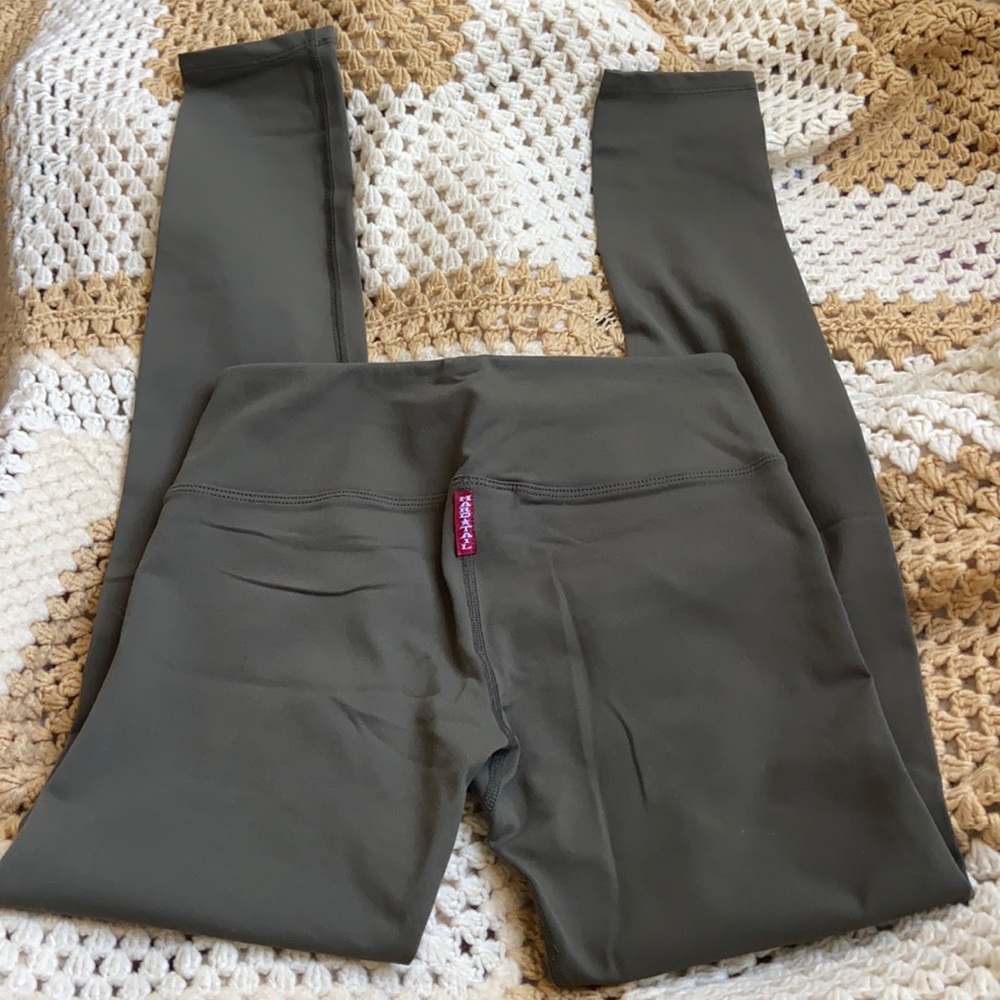 Hard Tail Leggings (NWOT)